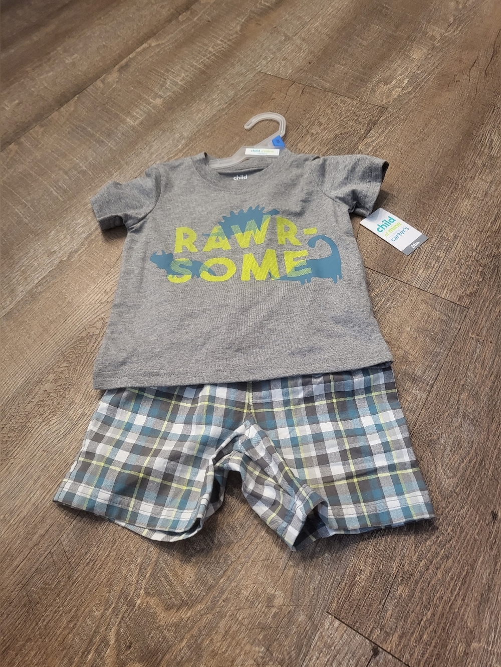 🌻 NWT Carter’s baby boy 2pc Dino summer Set 24M plaid & grey